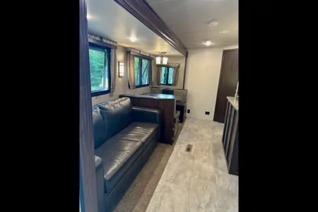 The Hutchins' Palomino 312TSQBK Travel Trailer