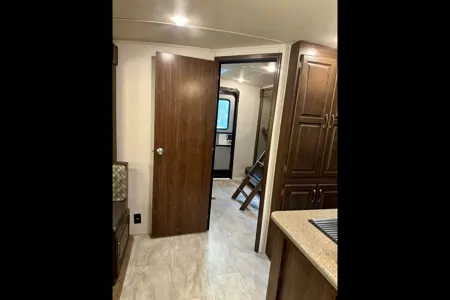 The Hutchins' Palomino 312TSQBK Travel Trailer