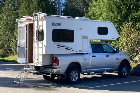 4x4 RAM 3500 with Lance Truck Camper (STARLINK INTERNET)