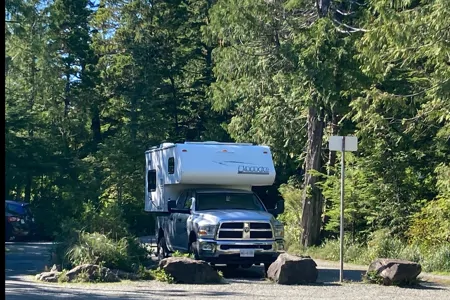 4x4 RAM 3500 with Lance Truck Camper (STARLINK INTERNET)