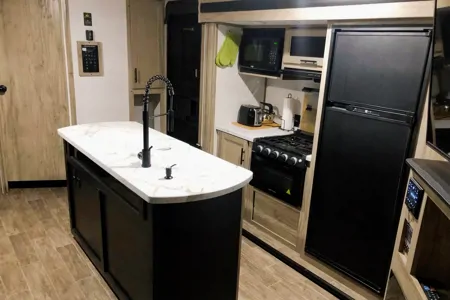 Lisa’s Family Fun Camping Adventures! 2021- Sleeps 8 Comfortably!