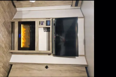 Lisa’s Family Fun Camping Adventures! 2021- Sleeps 8 Comfortably!