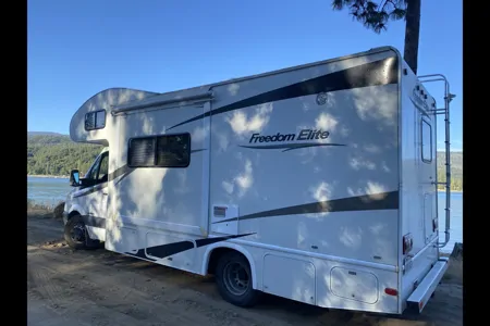 Travis's Thor Freedom Elite Mercedes Sprinter Diesel Class C