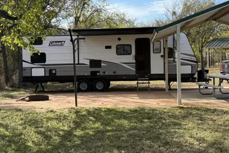 Jeffery's Coleman Lantern 295QB Travel Trailer