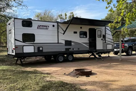 Jeffery's Coleman Lantern 295QB Travel Trailer