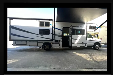 32 - 2021 Forest River Sunseeker