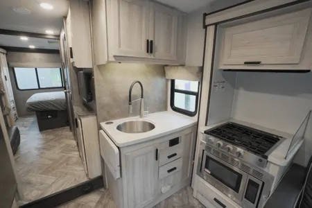 C15 Luxury SUNSEEKER 10 Sleeper w Bunks! 2 SlideRooms - STARLINK Internet