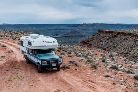 Camper Truck - 2005 Ford F250 (red) + Kodiak K99