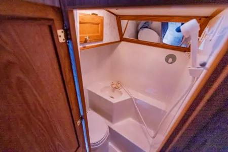 Camper Truck - 2005 Ford F250 (red) + Kodiak K99