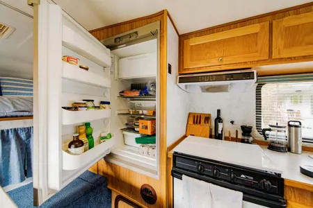 Camper Truck - 2005 Ford F250 (red) + Kodiak K99