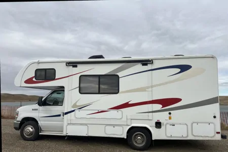 Fleet #C9 Class C with Dinette Slideout – Spacious Luxury for Families (Sleeps 4 Adults, 2 Children)