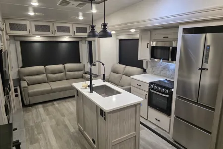 Meet "Eve"- East to West Tandara Fifth Wheel