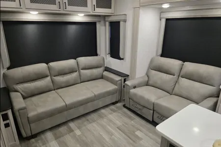 Meet "Eve"- East to West Tandara Fifth Wheel