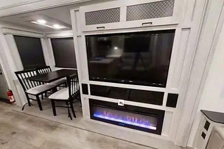 Meet "Eve"- East to West Tandara Fifth Wheel