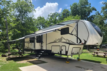 Meet "Eve"- East to West Tandara Fifth Wheel