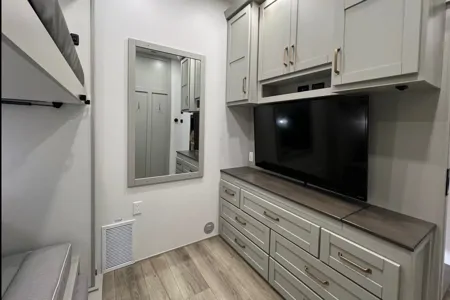 Scott's Brinkley 3610 Fifth Wheel