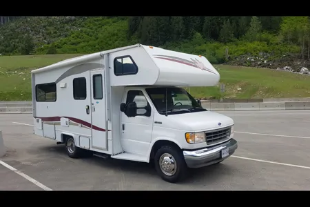 Daman's Ford Majestic Class C