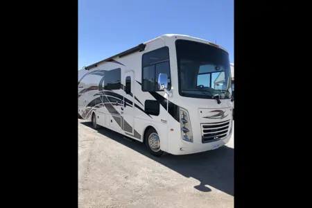nancy's Thor Motor Coach Hurricane 29M Class A