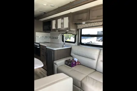 nancy's Thor Motor Coach Hurricane 29M Class A