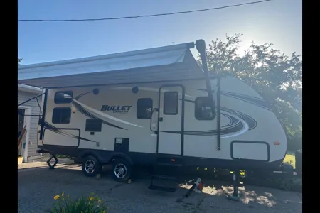 Maverick's Keystone Bullet 243 bhs Travel Trailer