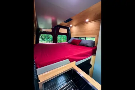 Scenic Vans' "The Shasta 2" - Unlimited Mileage