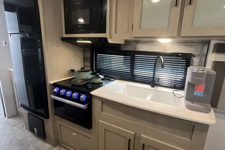 Brand New 29ft Forest River Salem Cruise Lite #IET002