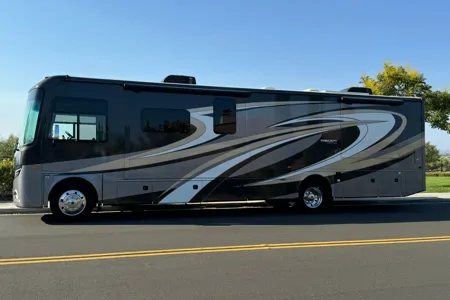 Wandering Wheels Jayco Precept Prestige Class A