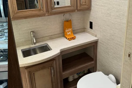 Wandering Wheels Jayco Precept Prestige Class A