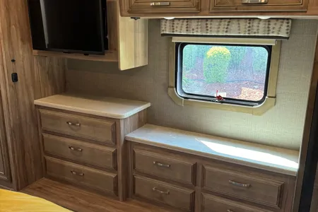 Wandering Wheels Jayco Precept Prestige Class A