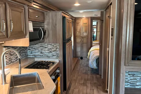 Wandering Wheels Jayco Precept Prestige Class A