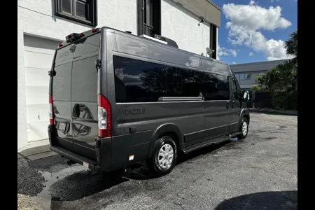 2024 Thor Dazzle Rear Bath