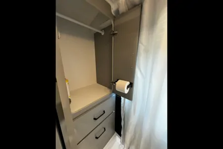 2024 Thor Dazzle Rear Bath