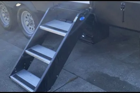 The Lounge Lodge Bunkhouse