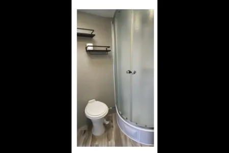 The Lounge Lodge Bunkhouse