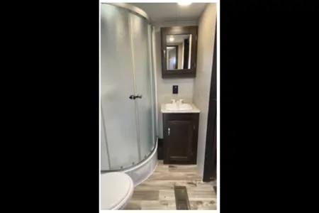 The Lounge Lodge Bunkhouse