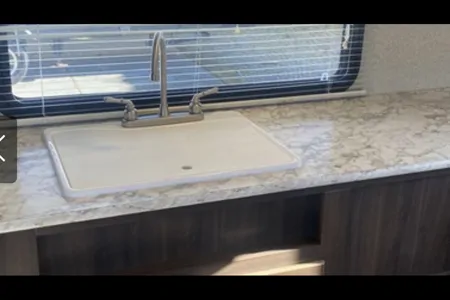 The Lounge Lodge Bunkhouse