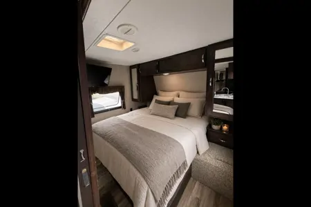 The Lounge Lodge Bunkhouse