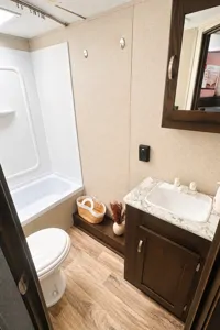 The Lounge Lodge Bunkhouse