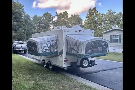 2012 Starcraft Travel