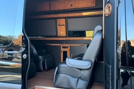 Kevin's Mercedes-Benz MidWest Class C