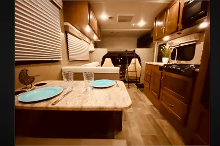 25R 2019 Winnebago