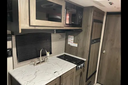 Usman’s 2021 Viking 17BHS Travel Trailer