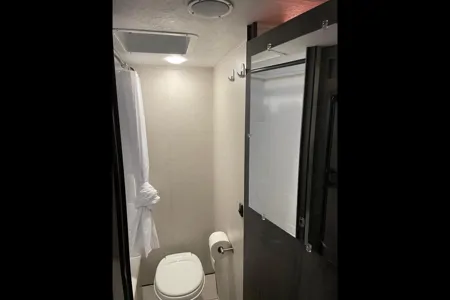 Usman’s 2021 Viking 17BHS Travel Trailer