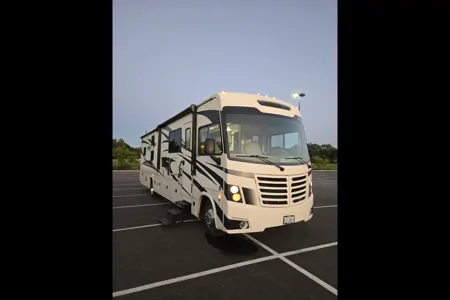 The Defiant - Forest River FR3 32DS Class A