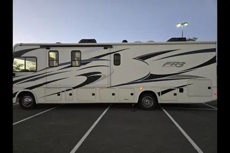 The Defiant - Forest River FR3 32DS Class A