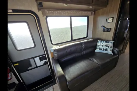 The Defiant - Forest River FR3 32DS Class A