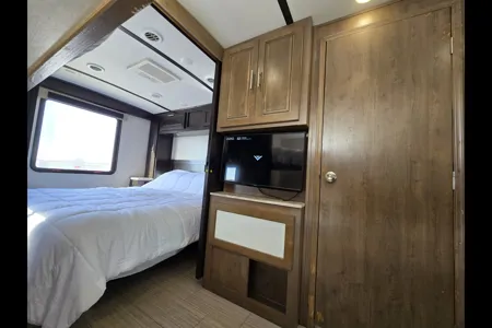 The Defiant - Forest River FR3 32DS Class A