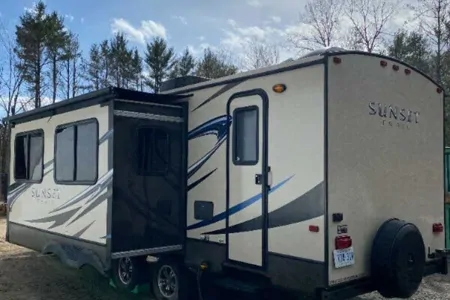 Kevin's Crossroads Sunset Trail 270BH Travel Trailer