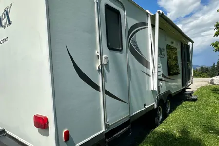 Alf's Coachmen Apex Travel Trailer