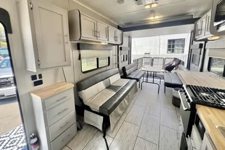 Firestorm - Huge Bathroom, Deck, Sleeps 2 Couples +